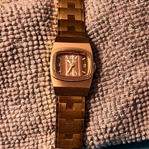 Vintage 1977 Bulova N7 ladies manual winding watch - Picture 3 of 5